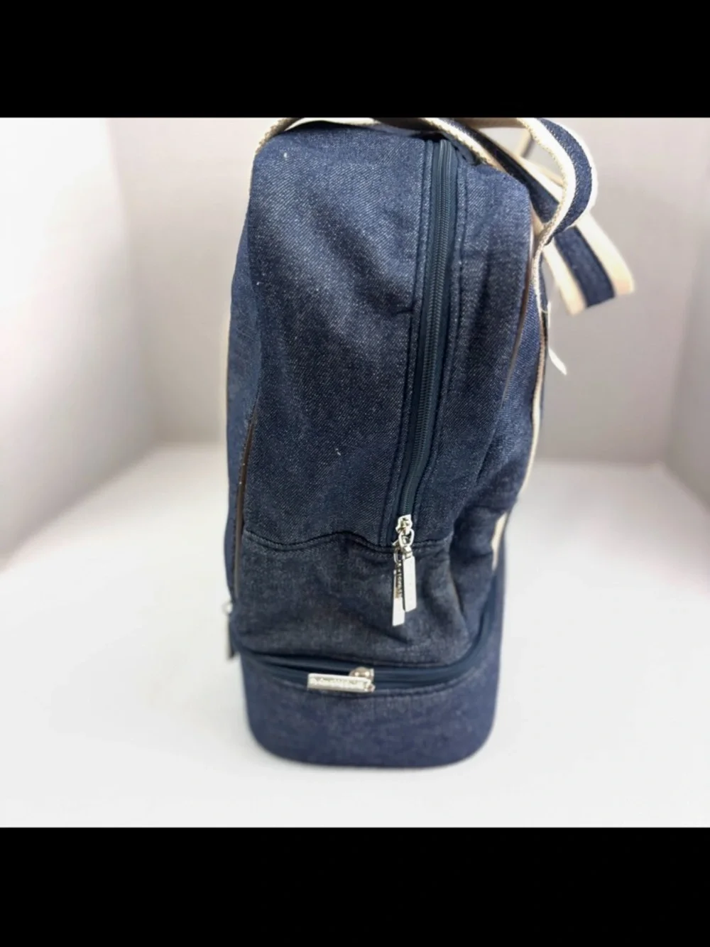 NWT Bath & Body Works Denim Toiletry Bag Makeup Case w/ Bottom‎ Zip Compartment